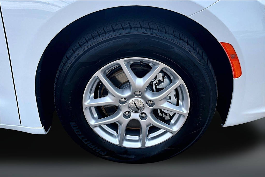 Thumbnail: 2024 Chrysler Pacifica - 35