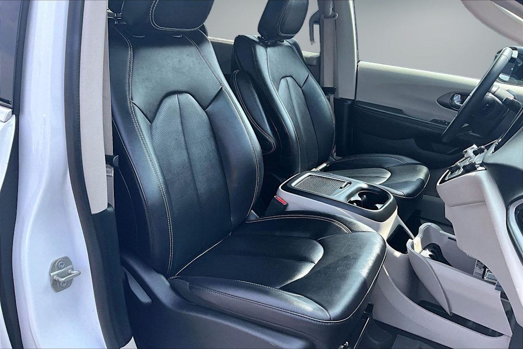 Thumbnail: 2024 Chrysler Pacifica - 12