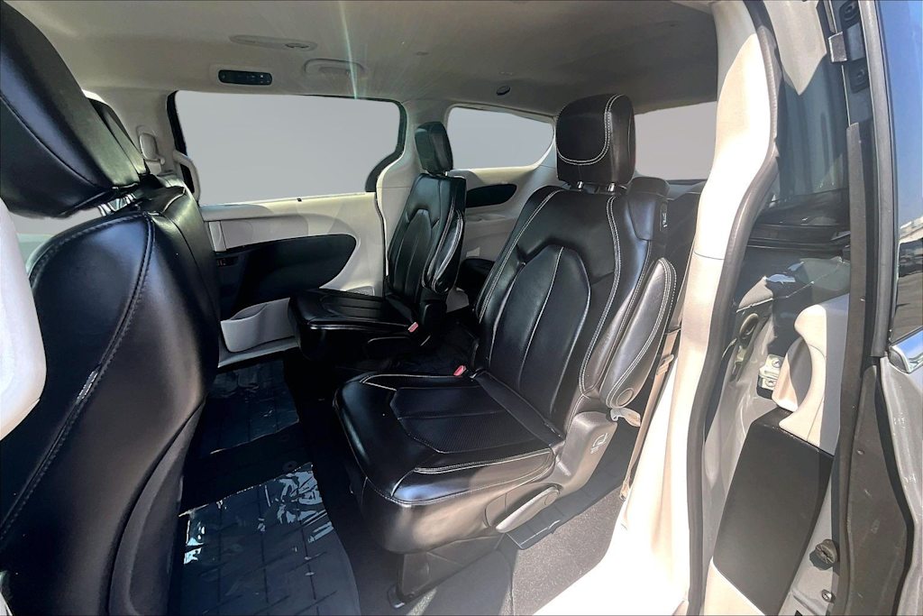 Thumbnail: 2023 Chrysler Pacifica - 13