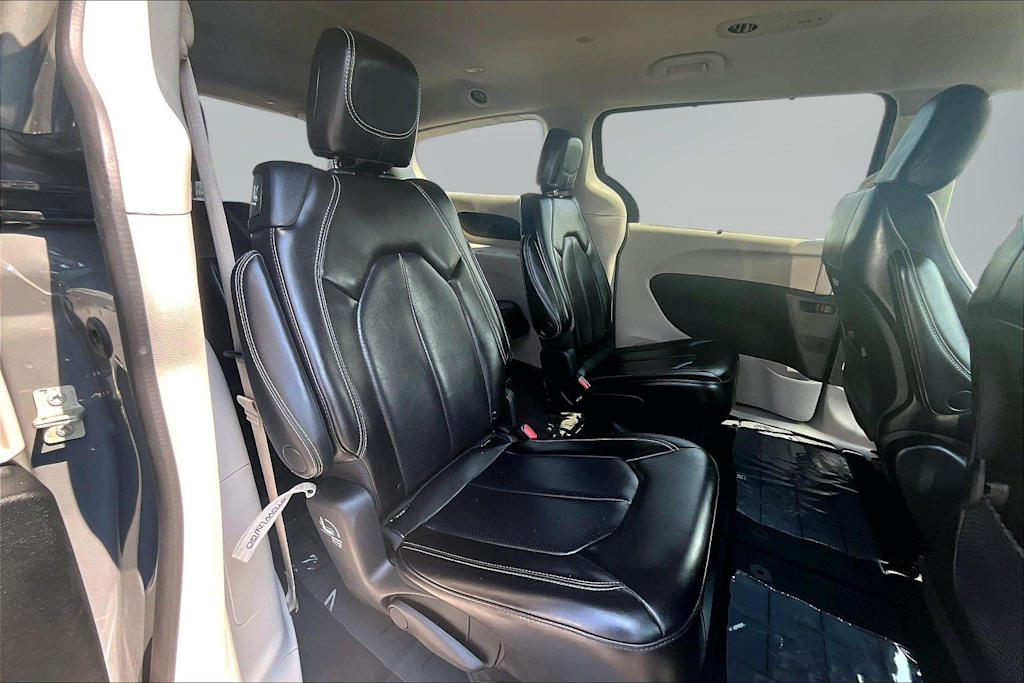 Thumbnail: 2023 Chrysler Pacifica - 30
