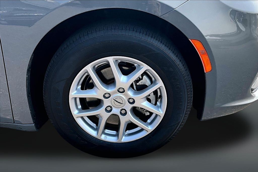 Thumbnail: 2023 Chrysler Pacifica - 36