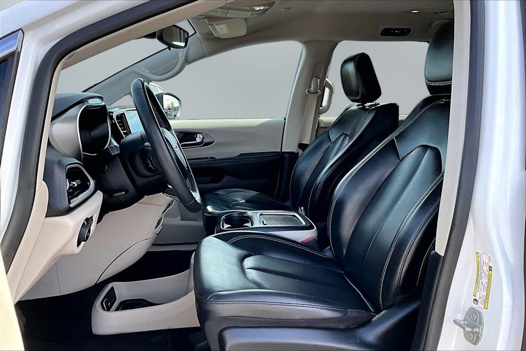 Thumbnail: 2023 Chrysler Pacifica - 11