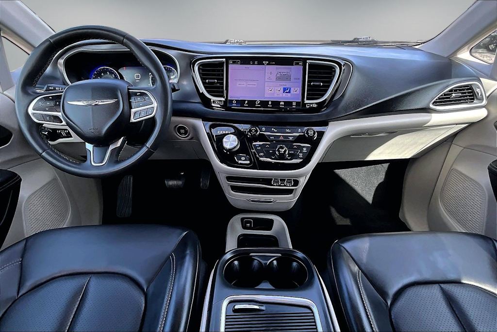 Thumbnail: 2023 Chrysler Pacifica - 10
