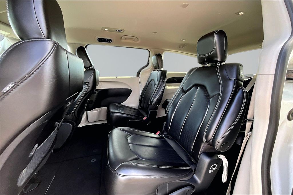 Thumbnail: 2023 Chrysler Pacifica - 13