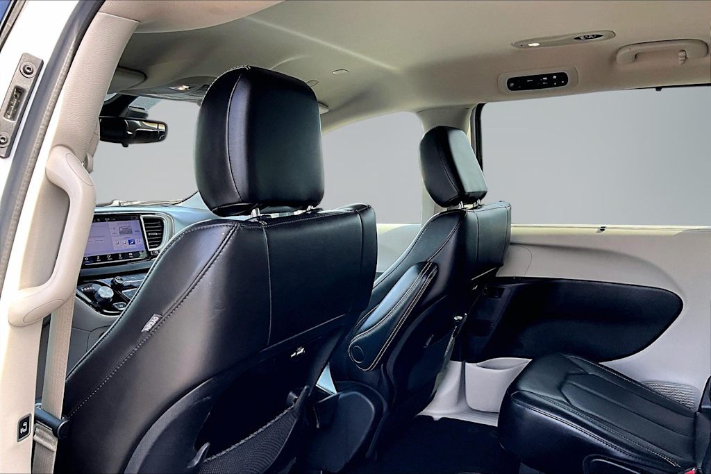 Thumbnail: 2023 Chrysler Pacifica - 14