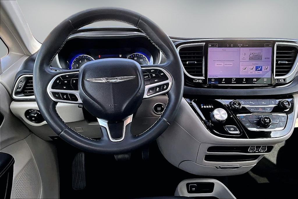 Thumbnail: 2023 Chrysler Pacifica - 15