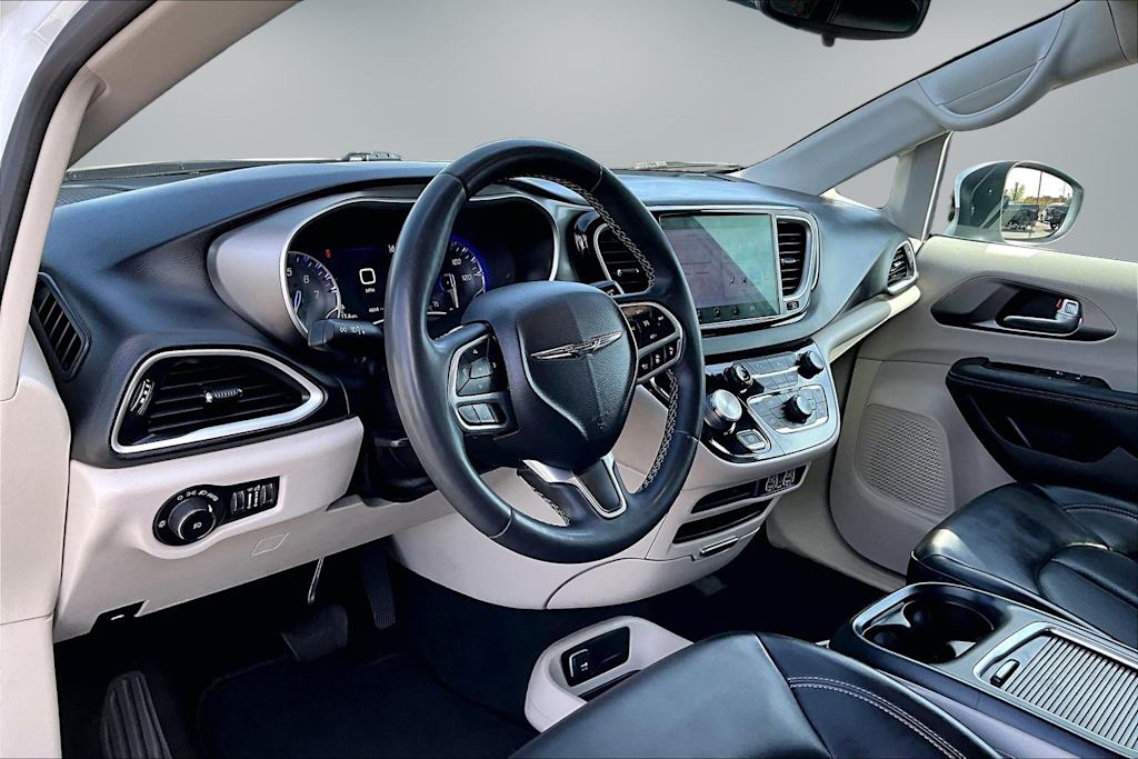 Thumbnail: 2023 Chrysler Pacifica - 2
