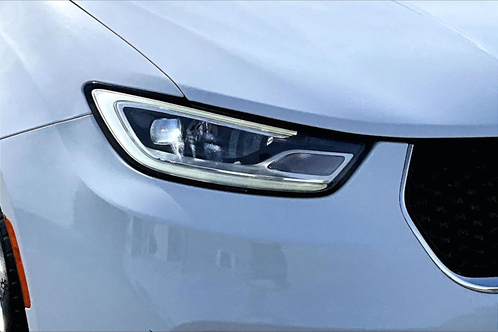 Thumbnail: 2023 Chrysler Pacifica - 7