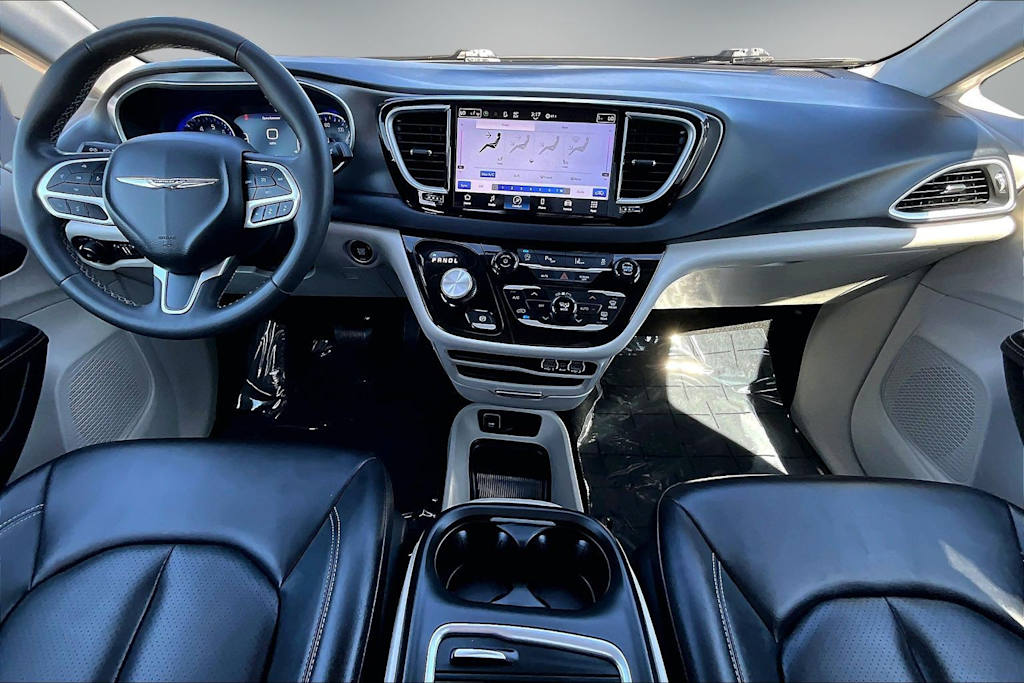 Thumbnail: 2024 Chrysler Pacifica - 10