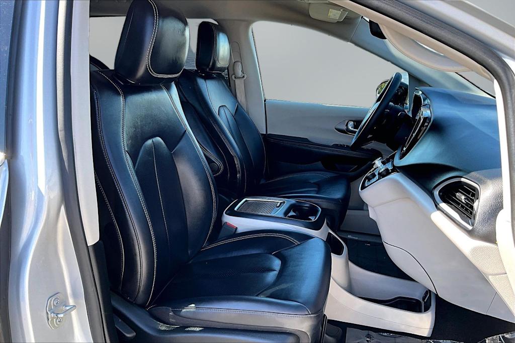 Thumbnail: 2024 Chrysler Pacifica - 12