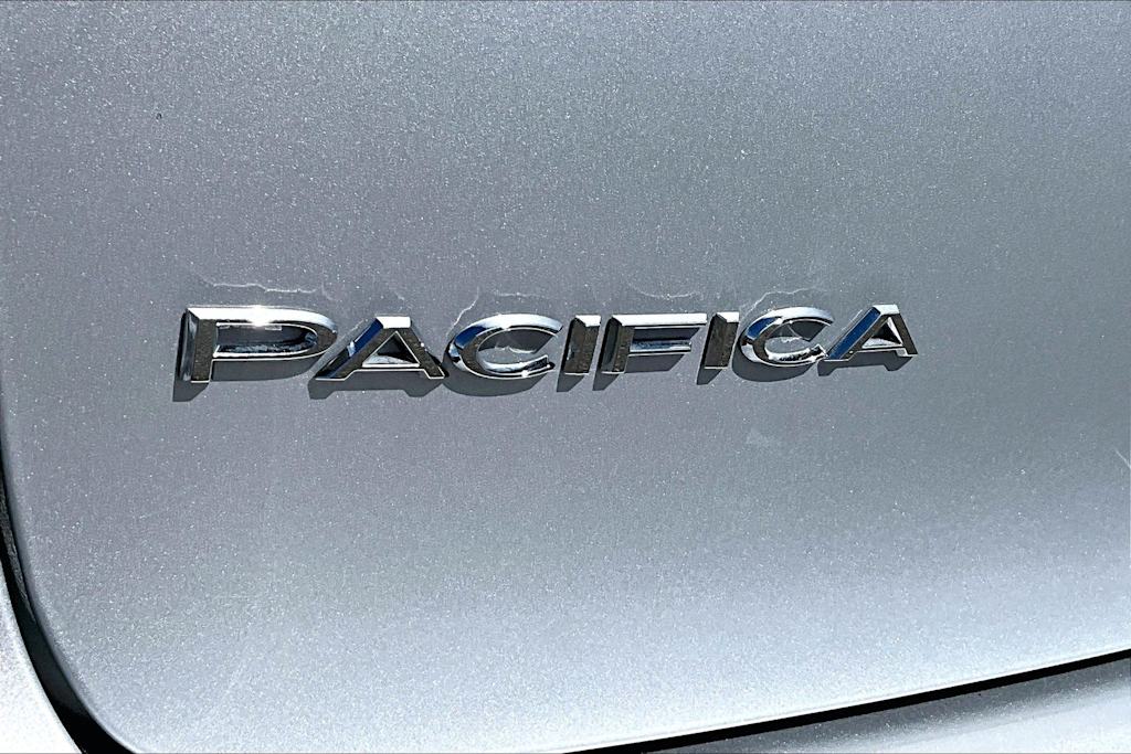 Thumbnail: 2024 Chrysler Pacifica - 7
