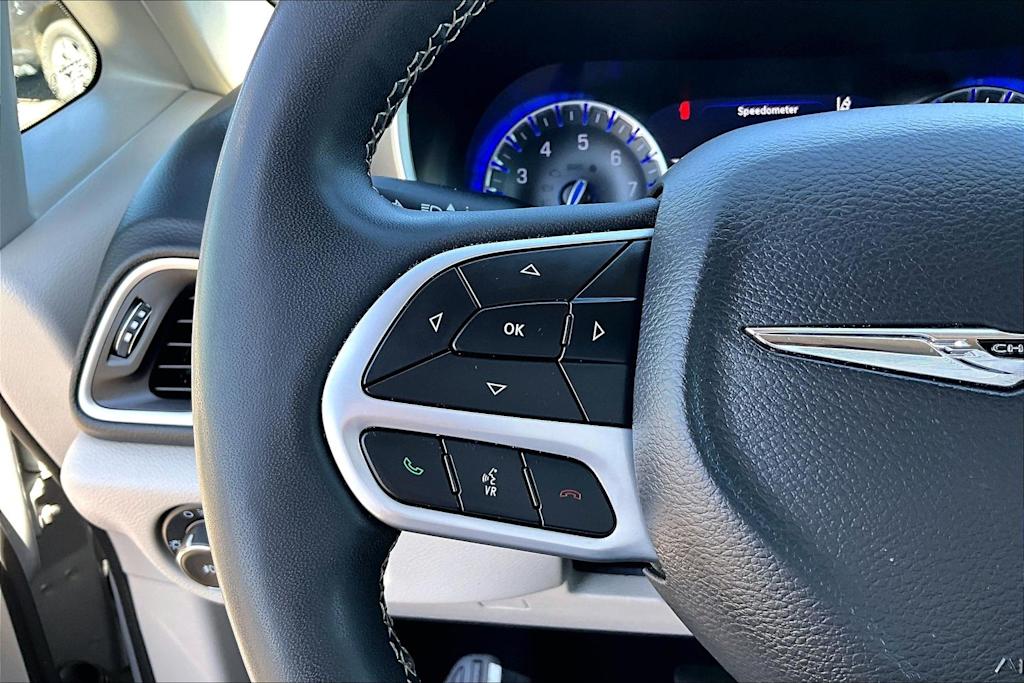 Thumbnail: 2024 Chrysler Pacifica - 24