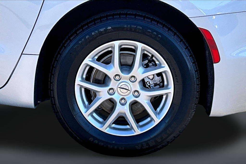 Thumbnail: 2024 Chrysler Pacifica - 35