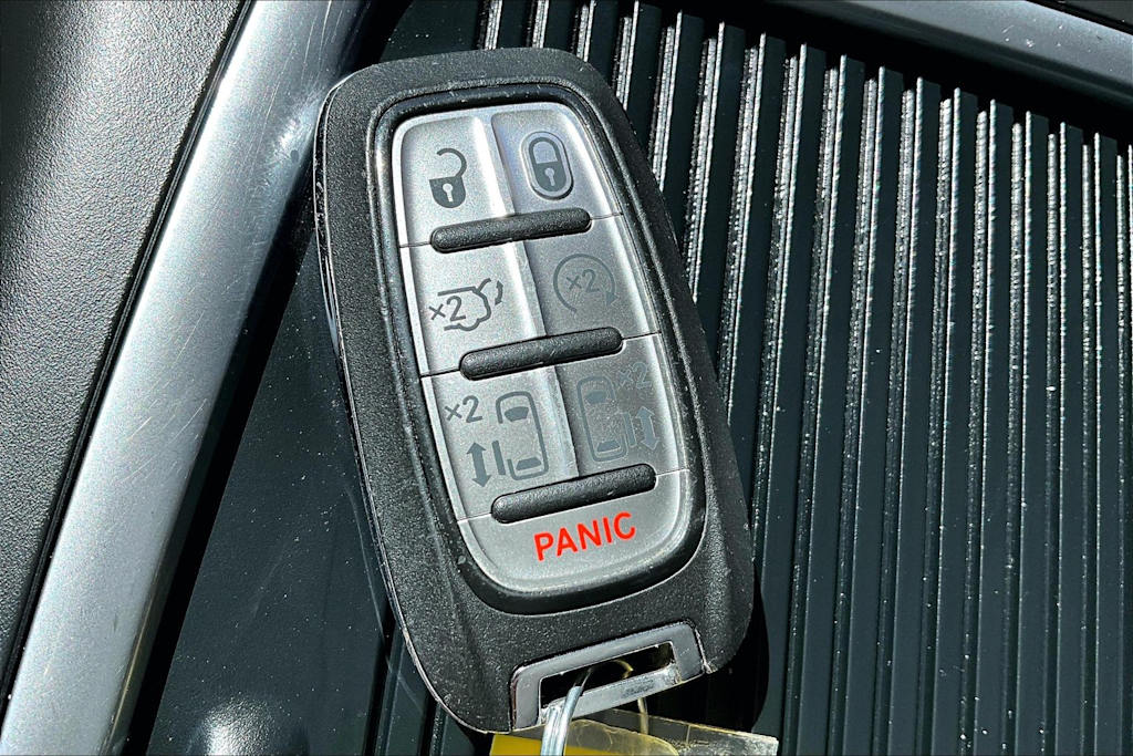 Thumbnail: 2024 Chrysler Pacifica - 20