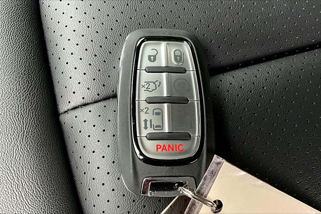Thumbnail: 2026 Chrysler Pacifica - 19