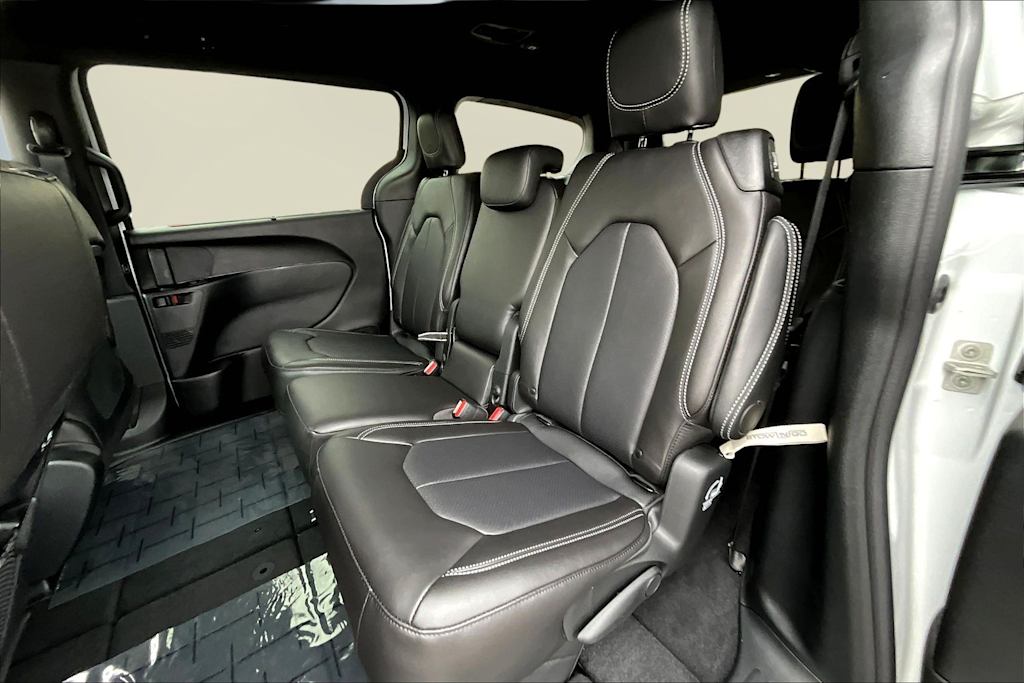 Thumbnail: 2026 Chrysler Pacifica - 21