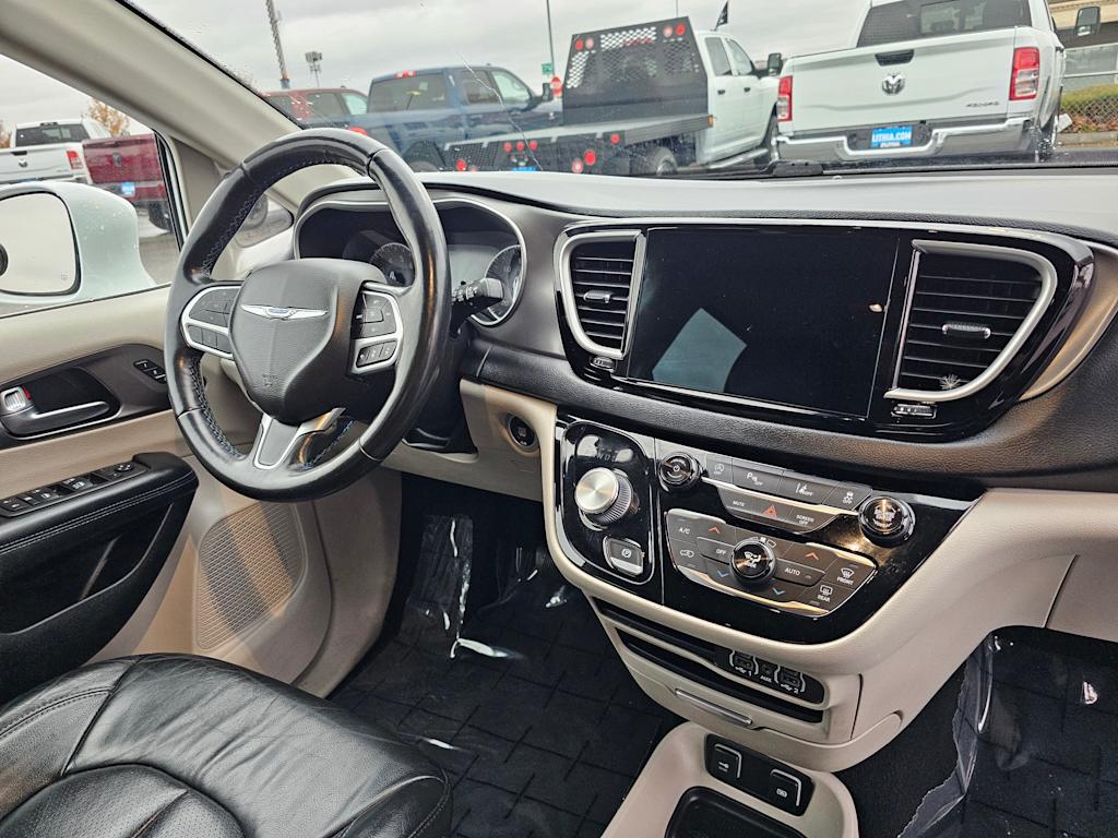 2021 Chrysler Pacifica Touring L 9