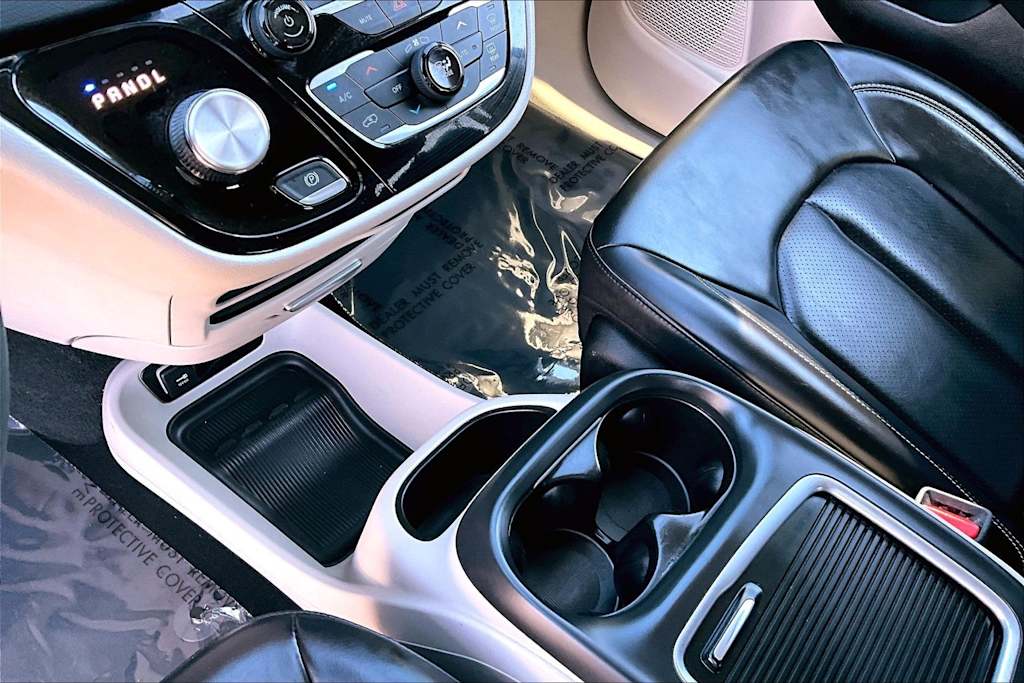 Thumbnail: 2023 Chrysler Pacifica - 14