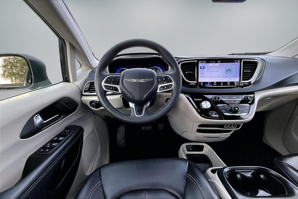 Thumbnail: 2023 Chrysler Pacifica - 14