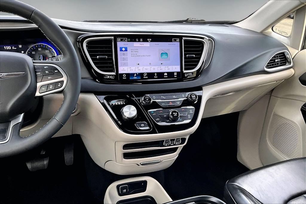 Thumbnail: 2023 Chrysler Pacifica - 15