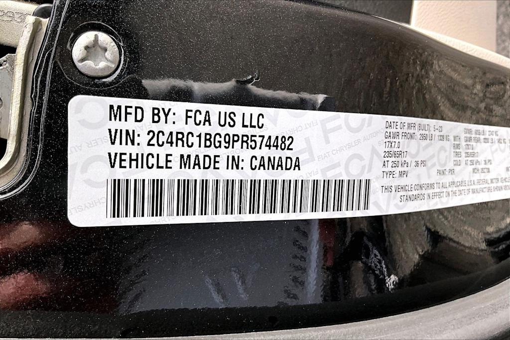Thumbnail: 2023 Chrysler Pacifica - 20