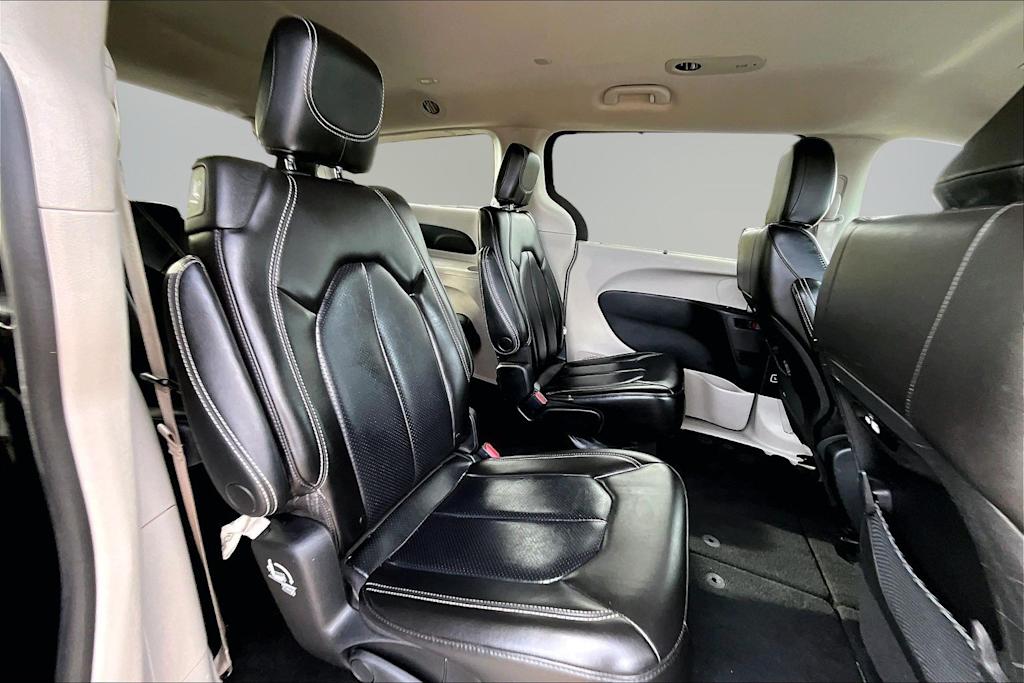 Thumbnail: 2023 Chrysler Pacifica - 29