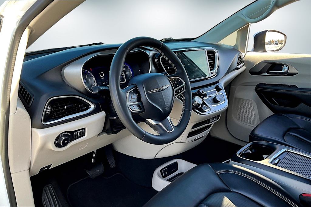 Thumbnail: 2023 Chrysler Pacifica - 2