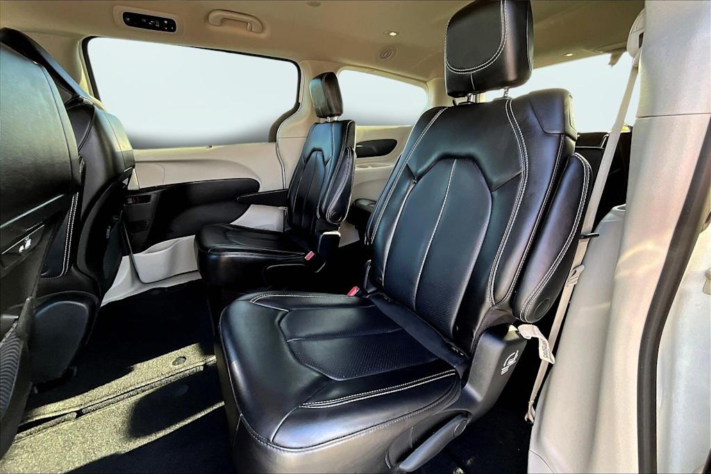 Thumbnail: 2023 Chrysler Pacifica - 28