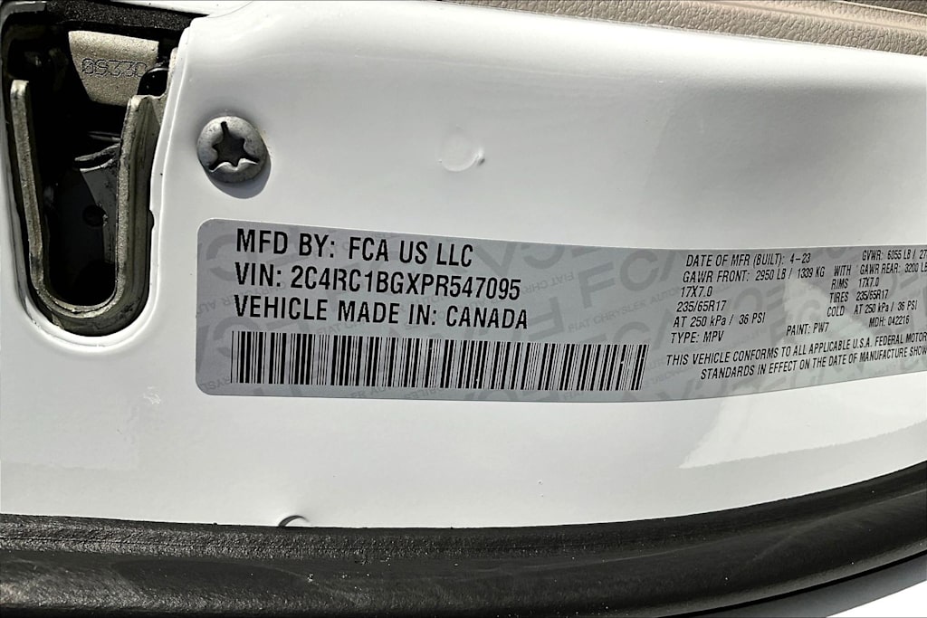 Thumbnail: 2023 Chrysler Pacifica - 19