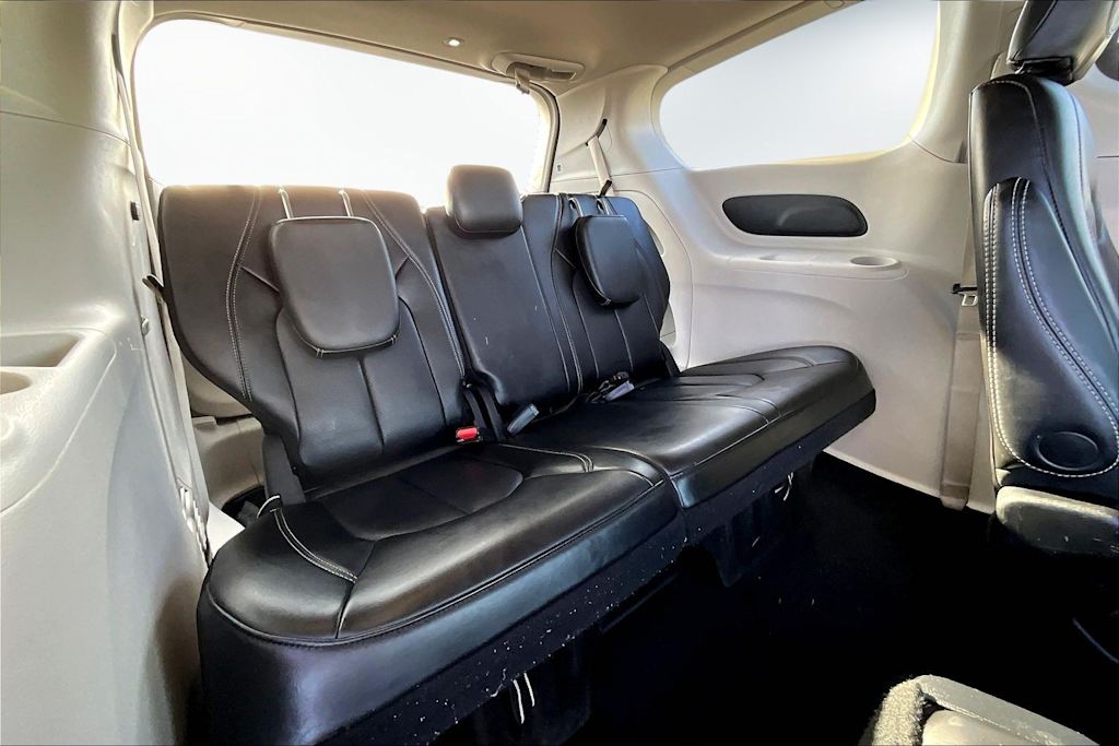 Thumbnail: 2023 Chrysler Pacifica - 30