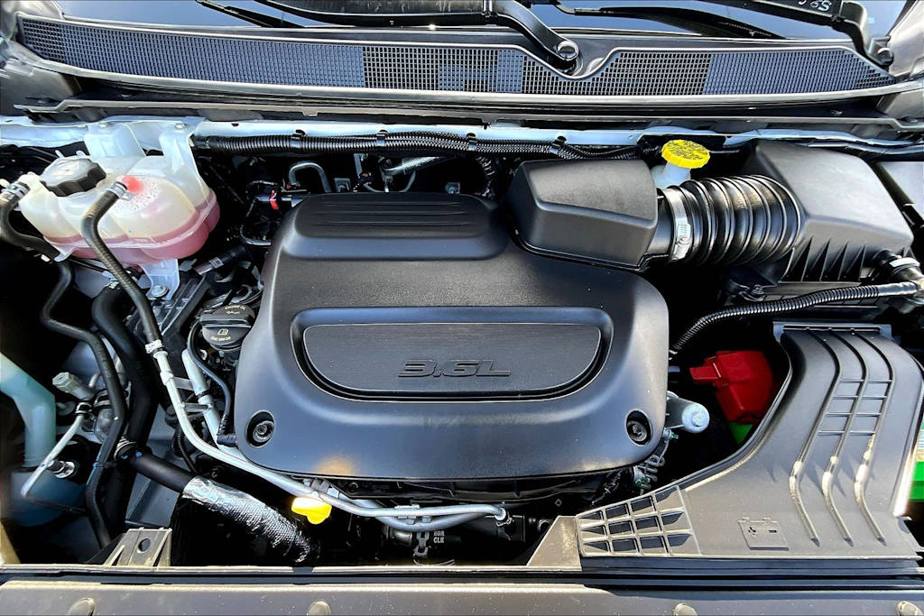 Thumbnail: 2023 Chrysler Pacifica - 9