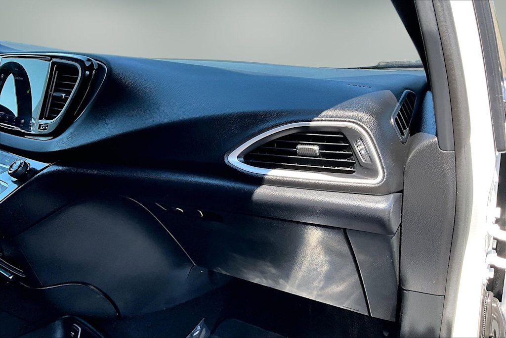 Thumbnail: 2025 Chrysler Pacifica - 25