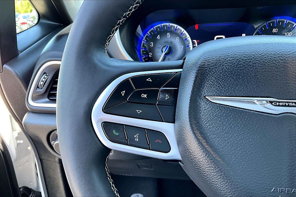 Thumbnail: 2025 Chrysler Pacifica - 26