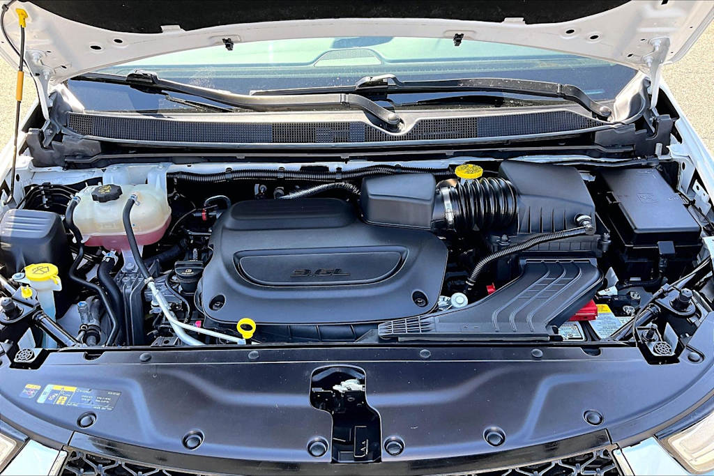 Thumbnail: 2025 Chrysler Pacifica - 9