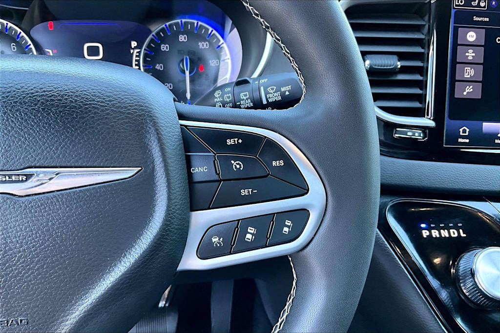 Thumbnail: 2025 Chrysler Pacifica - 27