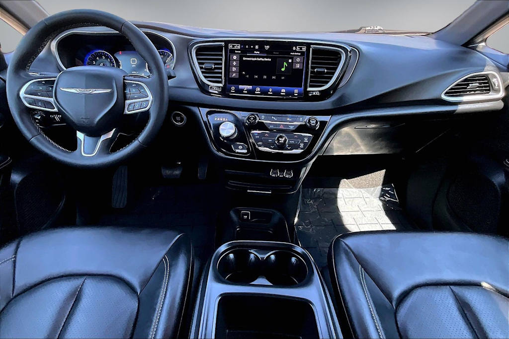 Thumbnail: 2025 Chrysler Pacifica - 10