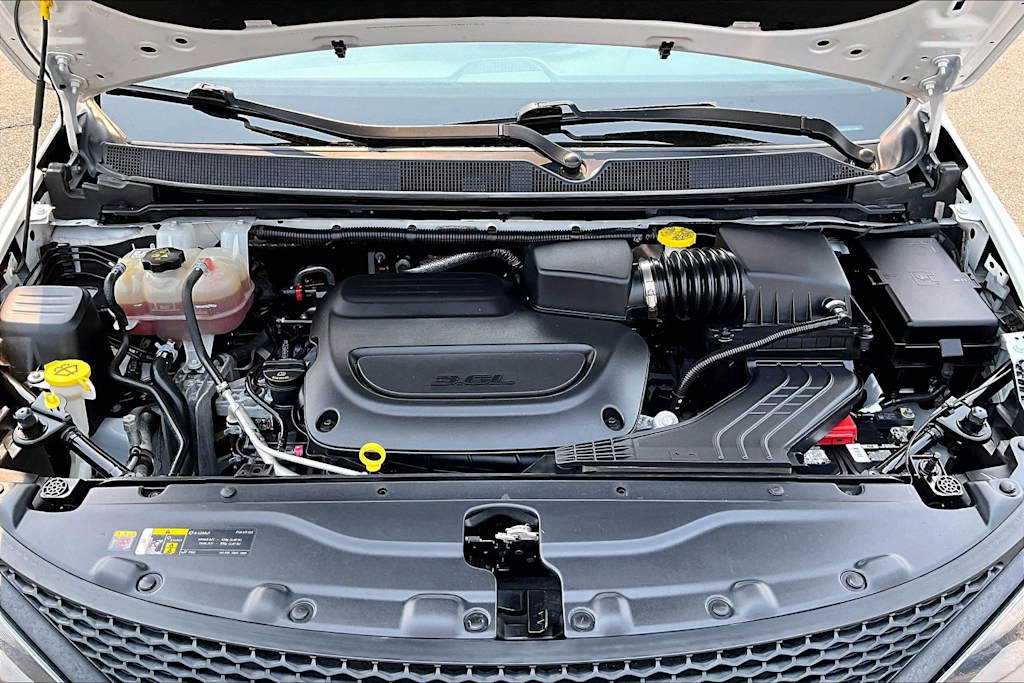 Thumbnail: 2023 Chrysler Voyager - 9