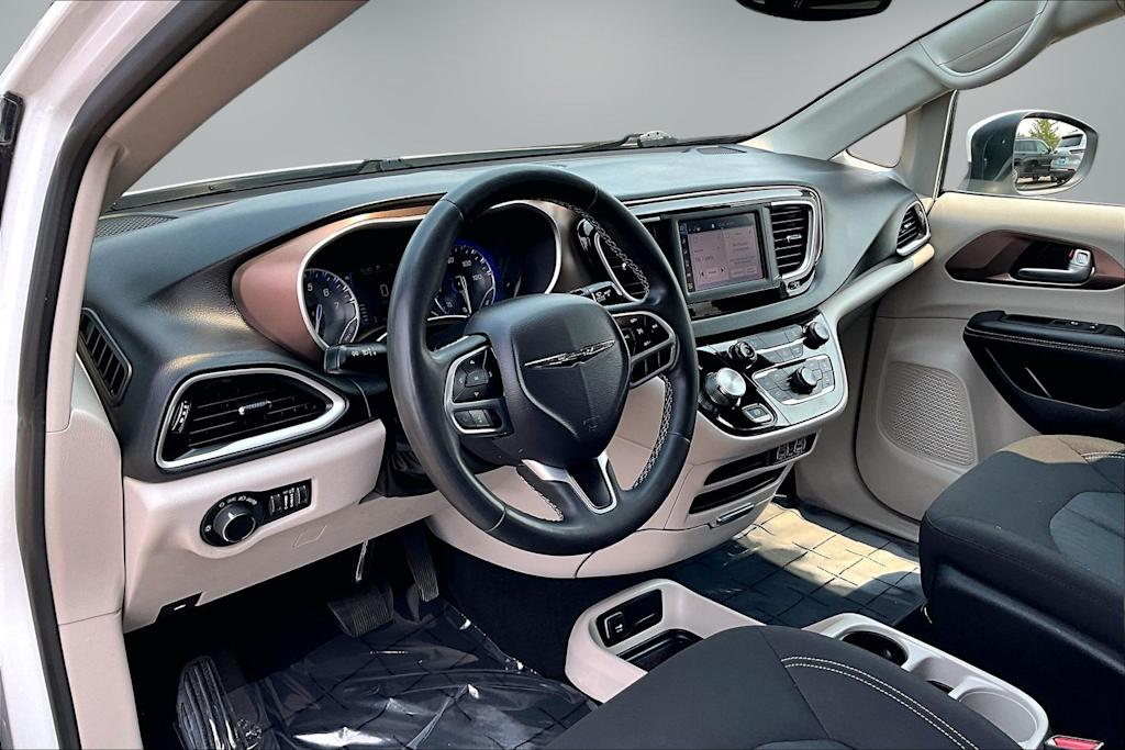 Thumbnail: 2023 Chrysler Voyager - 2