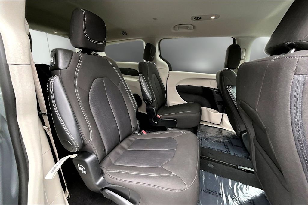 Thumbnail: 2024 Chrysler Voyager - 30