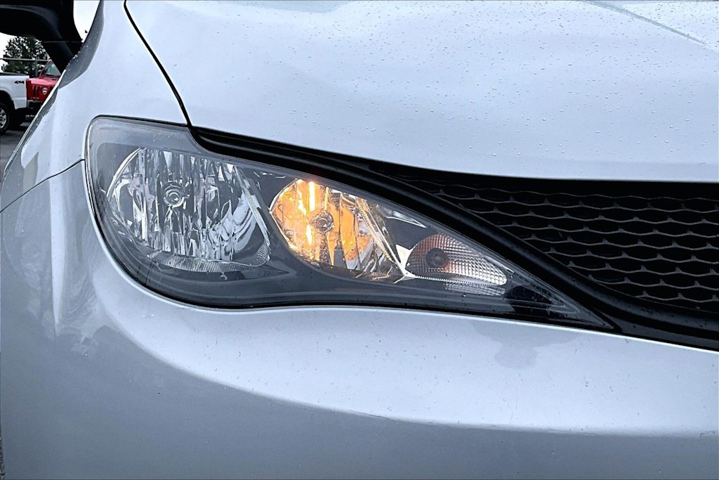 Thumbnail: 2024 Chrysler Voyager - 32