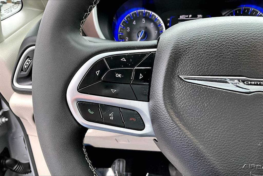 Thumbnail: 2024 Chrysler Voyager - 24