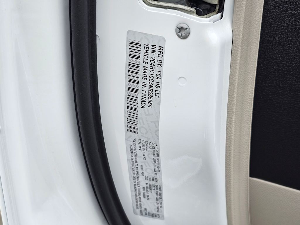 2022 Chrysler Voyager LX 20