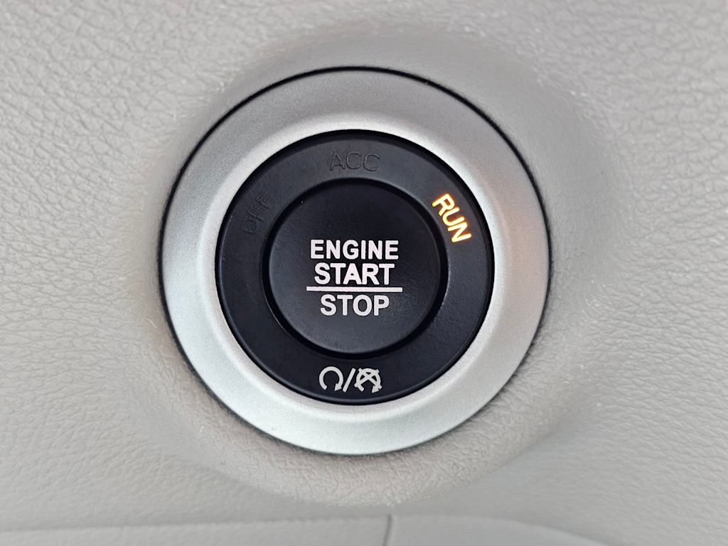 2022 Chrysler Voyager LX 26