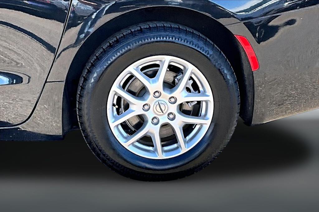 Thumbnail: 2023 Chrysler Voyager - 31