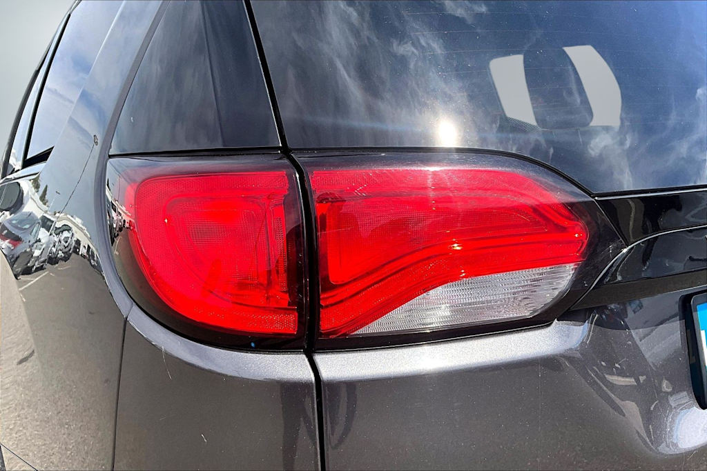 Thumbnail: 2023 Chrysler Voyager - 34