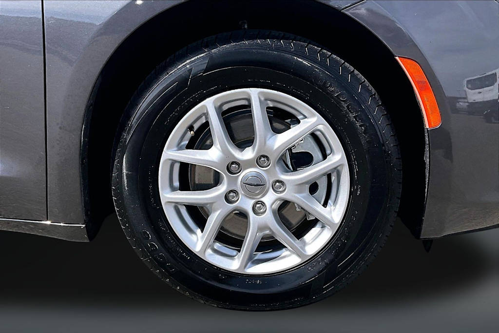 Thumbnail: 2023 Chrysler Voyager - 36