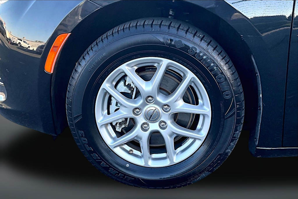 Thumbnail: 2023 Chrysler Voyager - 8