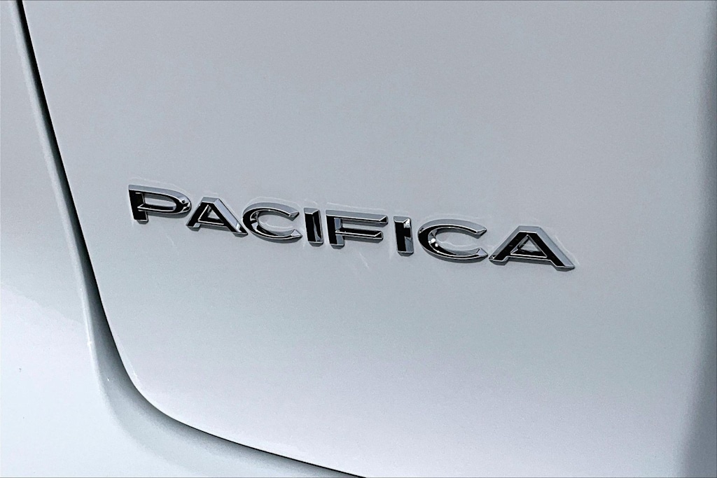 Thumbnail: 2027 Chrysler Pacifica - 7