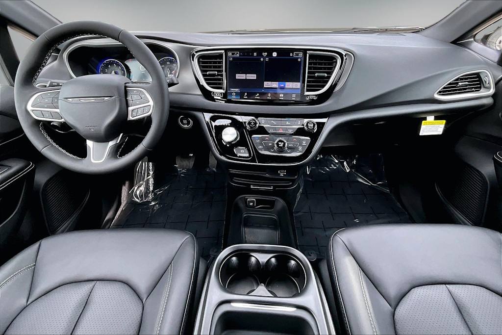 Thumbnail: 2027 Chrysler Pacifica - 10