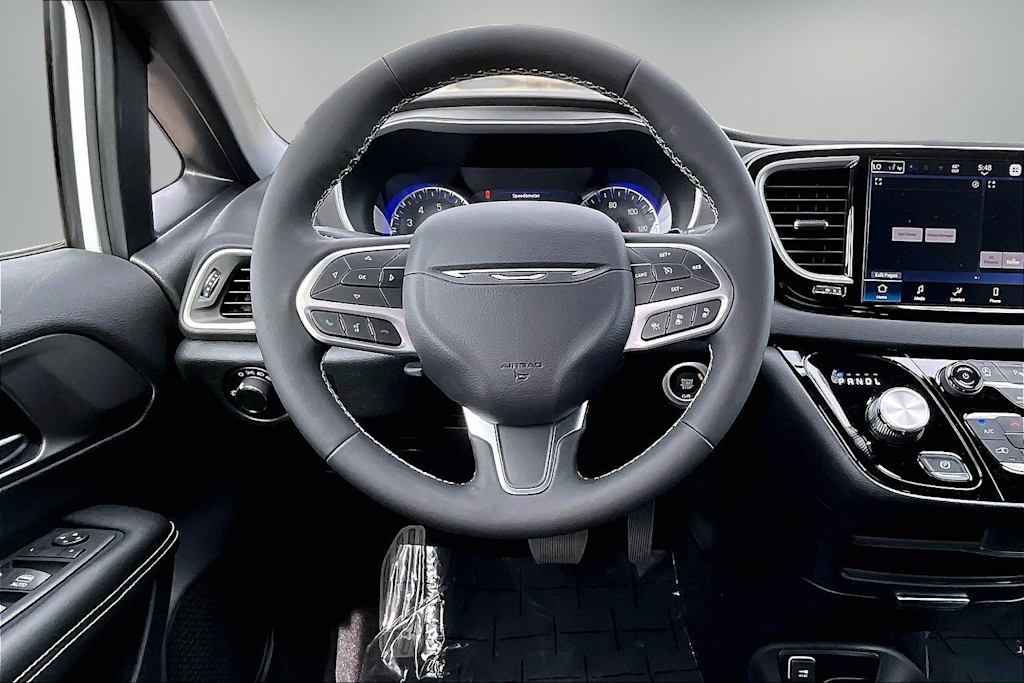 Thumbnail: 2027 Chrysler Pacifica - 14
